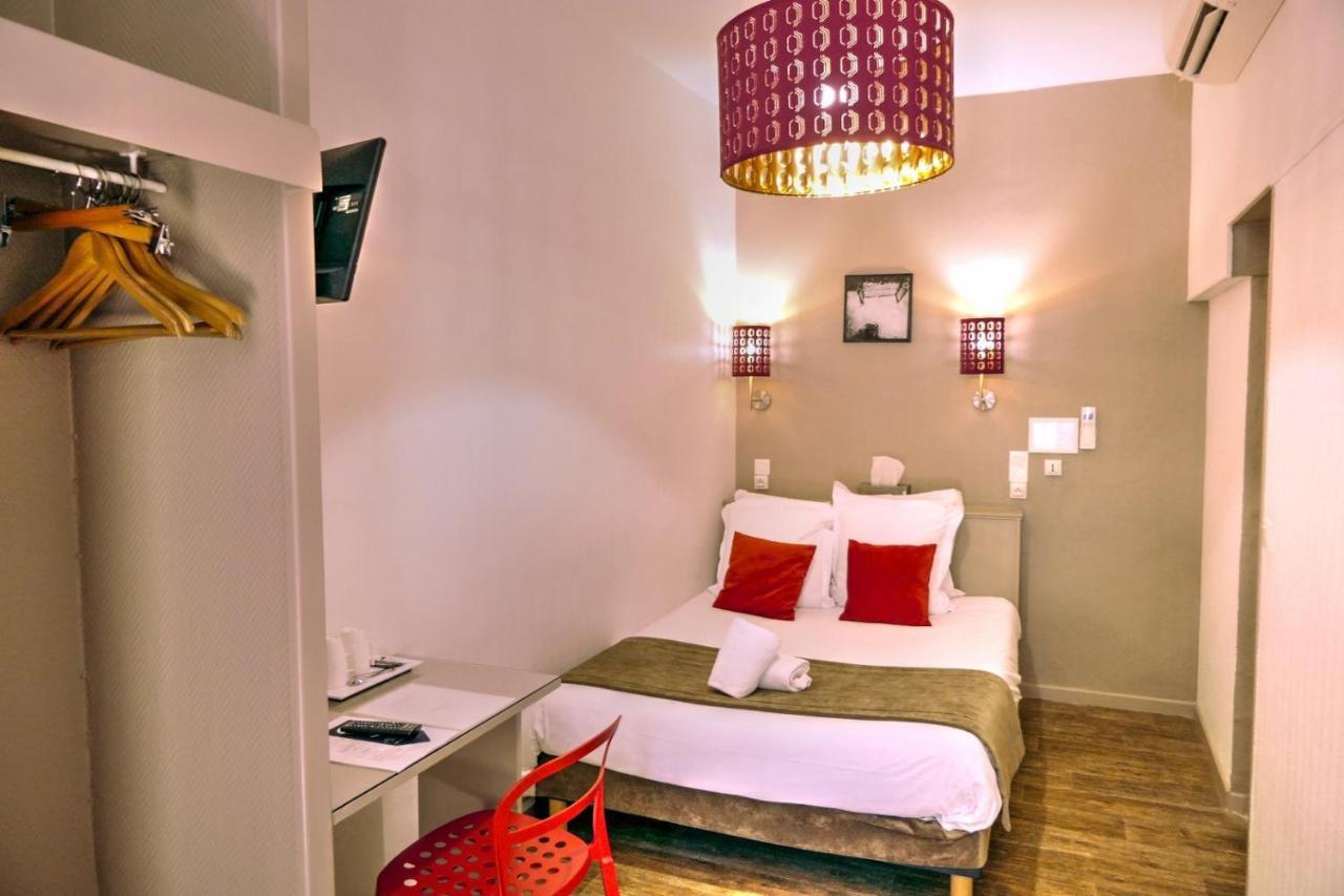 Hotel Les Corps Saints 2*