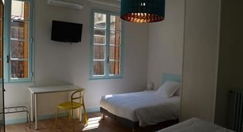 Les Corps Saints Hotel 2*